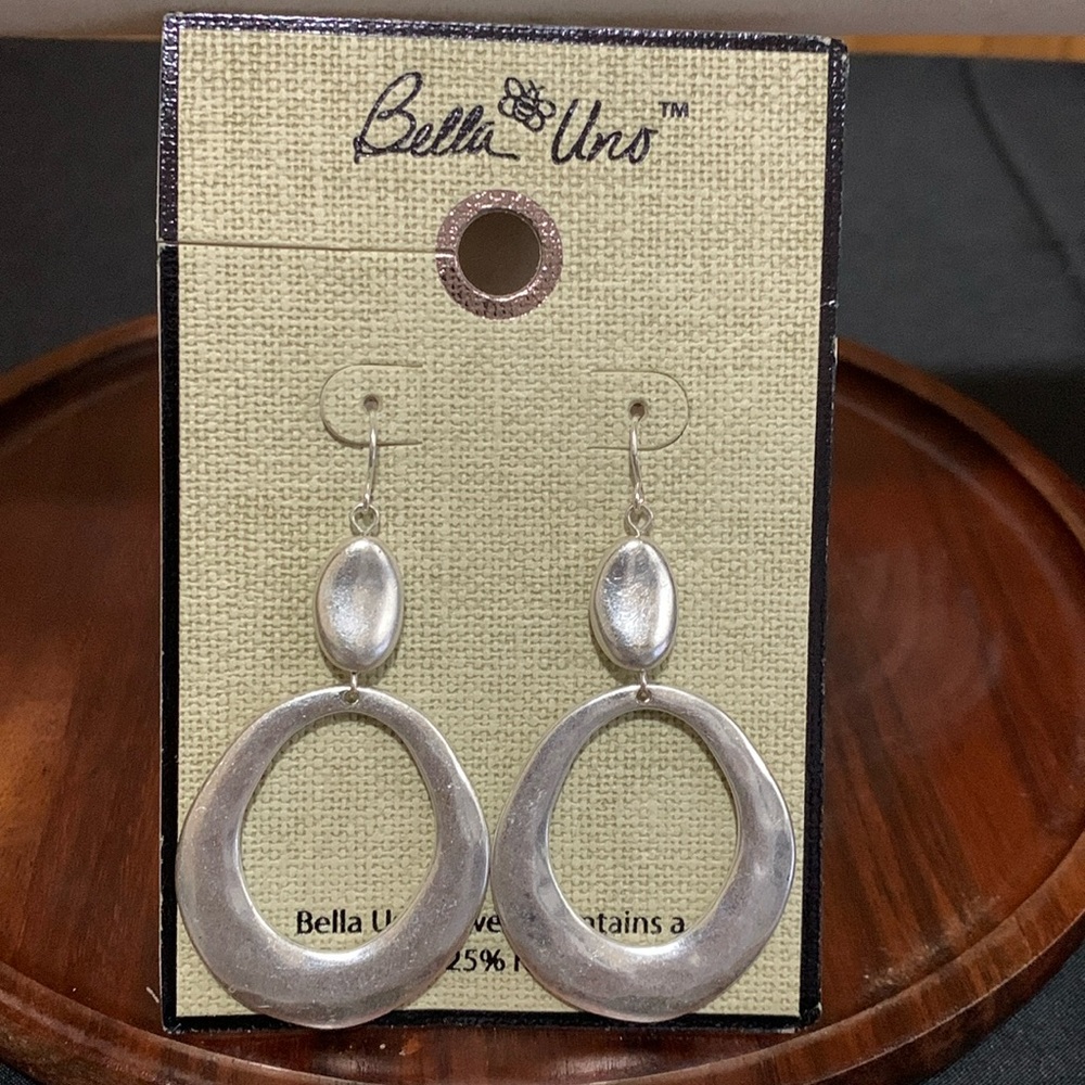 NWT Bella Uno silver tone earrings